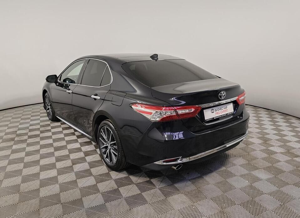 Toyota Camry 2.5 AT (206 л.с.)