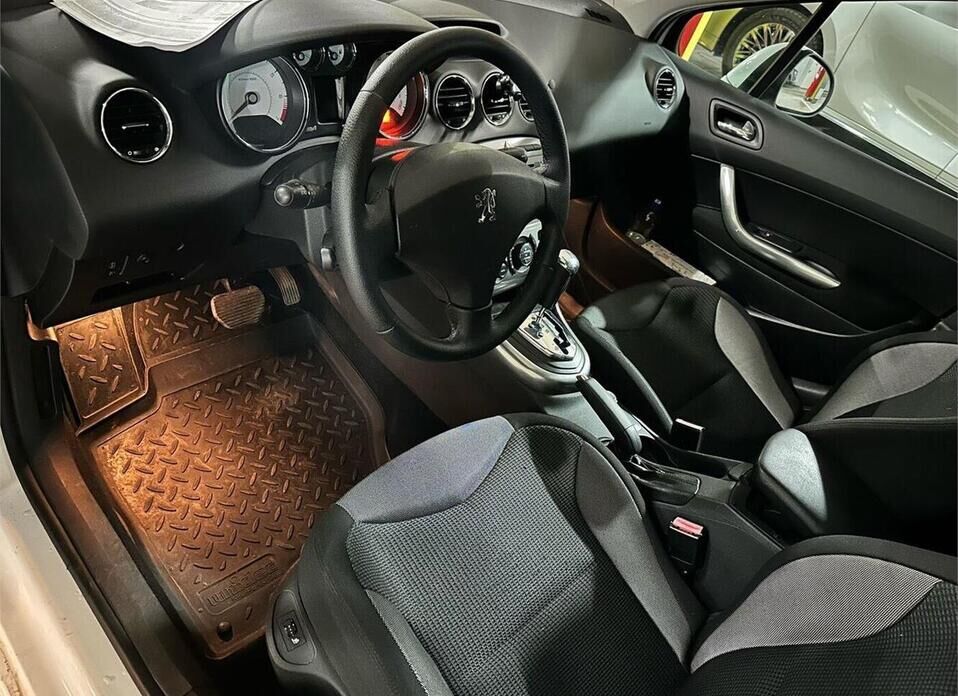 Peugeot 308 1.6 AT (120 л.с.)