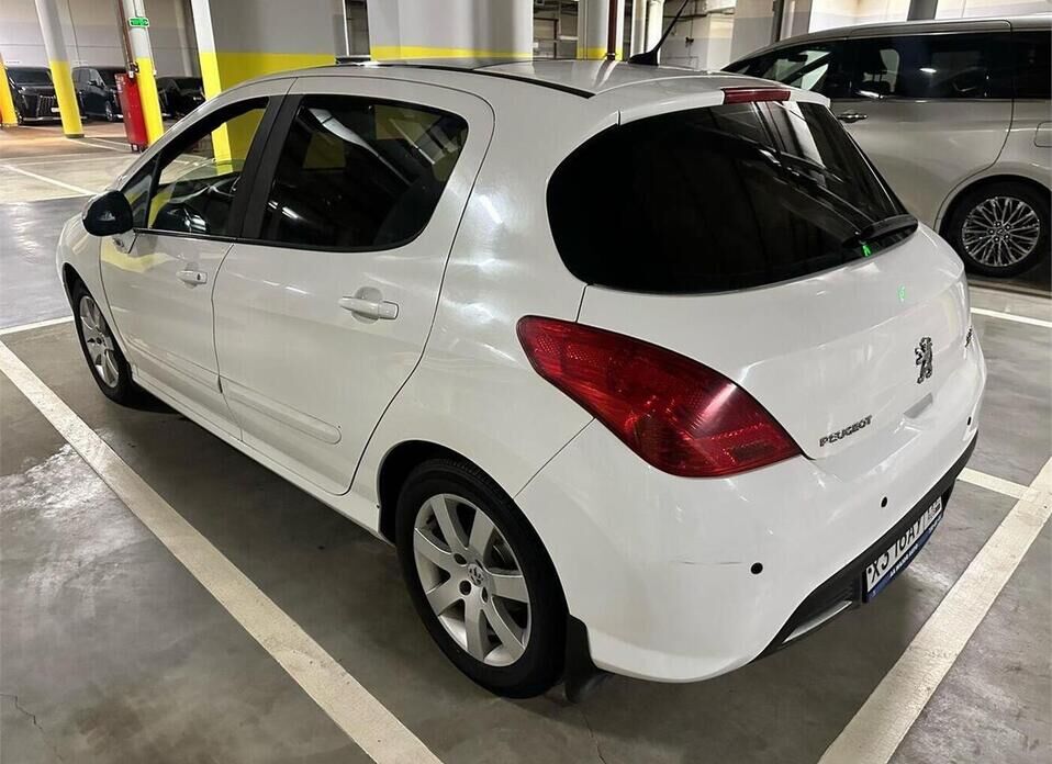 Peugeot 308 1.6 AT (120 л.с.)